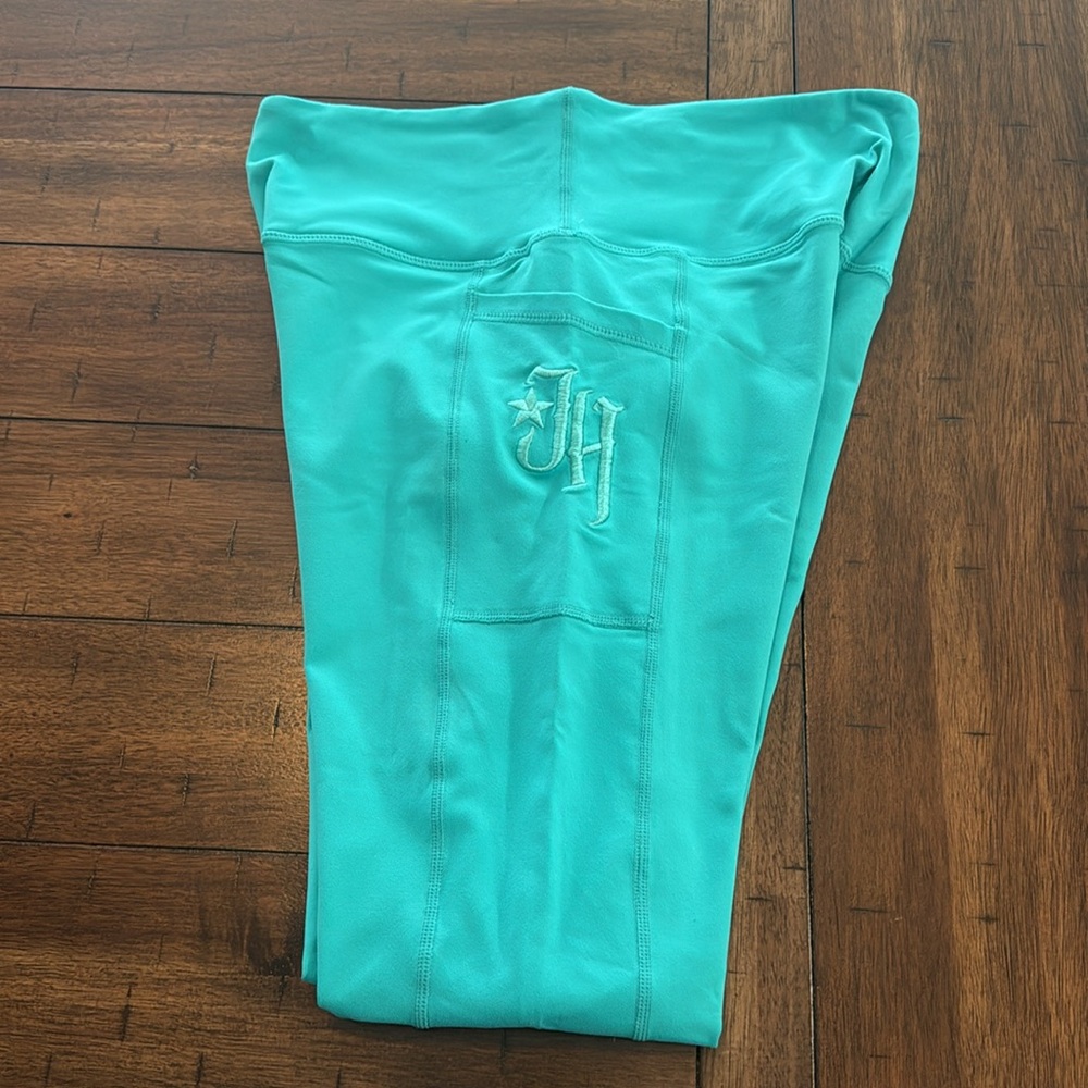 Size medium - Picture 2 of 2